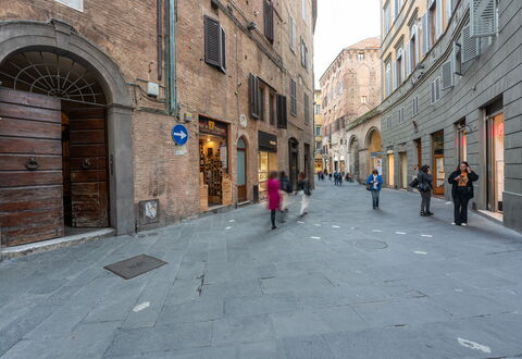 Balconcini De' Saracini: Edificio, Superficie De La Carretera, Calle, Ciudad, Área Urbana, By, Espacio Publico, La Carretera, Callejón
