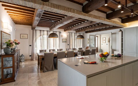 Villa Cortona: Eco-Sustainable Luxury Estate with: Mueble, Diseño De Interiores, Piso, Madera, Techo, Suelo, Cocina, Mesa, Lámpara, Encendiendo