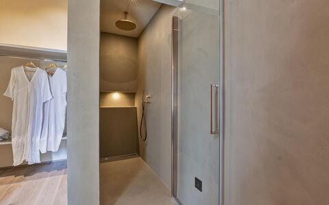 Villa del Mangia, 5Panoramic Pool and Chef Service: Piso, Suelo, Diseño De Interiores, Arreglo De Tubería, Techo, Encendiendo, Baño, Habitación, Plomería, Puerta