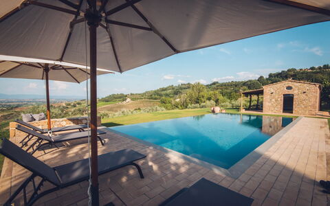 Villa Petrosa: Your Private Escape Overlooking the: Piscina, Ocio, Recreación, Mueble Para Exteriores, Recurso, Inmuebles, Vacaciones, Eco Hotel, Sunlounger, Villa