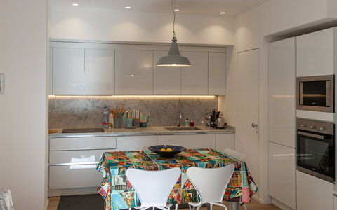 La Casa Dei Mandarini: Mueble, Diseño De Interiores, Piso, Pared, Suelo, Madera, Lámpara, Techo, Cocina, Encendiendo