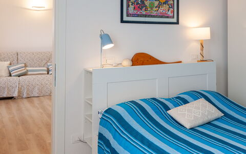 La Casa Dei Mandarini: Mueble, Diseño De Interiores, Cama, Habitación, Suelo, Piso, Pared, Habitación, Madera, Techo