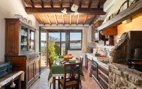 Casa Meletta: Mueble, Madera, Diseño De Interiores, Cocina, Mesa, Casa, Piso, Mostrador, Cocina Y Comedor Mesa, Silla