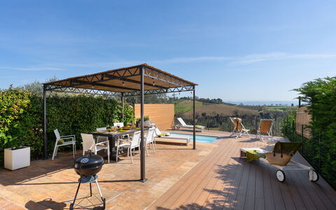 Casa Meletta: Mueble, Mueble Para Exteriores, Sombra, Mesa, Jardín, Silla, Mesa Al Aire Libre, Estructura Al Aire Libre, Patio, Patio Interior