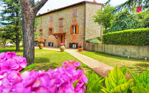 Agriturismo Casa Da Pietro: Jardín, Inmuebles, Paisajismo, Césped, Yarda, Hacienda, Patio Interior, Villa, Mansión, Casa De Campo