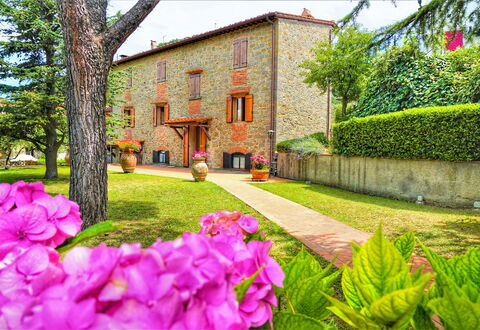 Agriturismo Casa Da Pietro: Jardín, Inmuebles, Paisajismo, Césped, Yarda, Hacienda, Patio Interior, Villa, Mansión, Casa De Campo