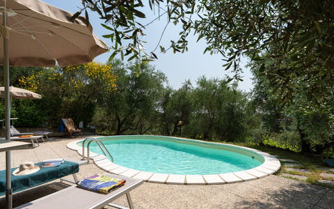 Casa Livia: Piscina, Mueble, Mueble Para Exteriores, Silla, Recurso, Sombra, Mesa Al Aire Libre, Patio Interior, Cocina Y Comedor Mesa, Eco Hotel