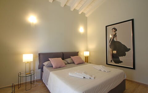 Casa Rossella: Cama, Diseño De Interiores, Mueble, Habitación, Pared, Suelo, Piso, Lecho, Sábana, Techo