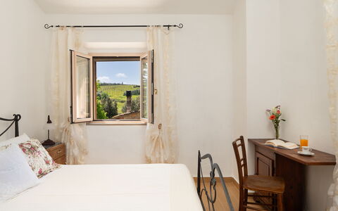 Villa Gori: Pared, Mueble, Diseño De Interiores, Piso, Suelo, Techo, Habitación, Habitación, Casa, Cama