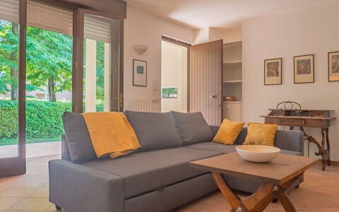 Casa Carla: Mueble, Diseño De Interiores, Piso, Sofá, Suelo, Madera, Mesa, Habitación, Sala, Suelos De Madera