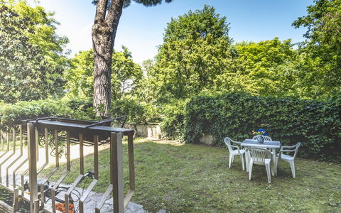 Suite Vogel: Hoja, Arbusto, Jardín, Sombra, Primavera, Luz De Sol, Patio Interior, Césped, Paisajismo, Yarda