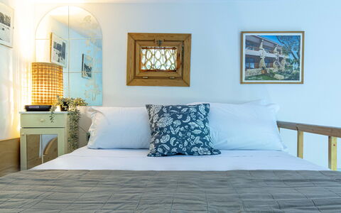 Suite Vogel: Mueble, Cama, Diseño De Interiores, Lecho, Habitación, Sábana, Pared, Amortiguar, Habitación, Suelo