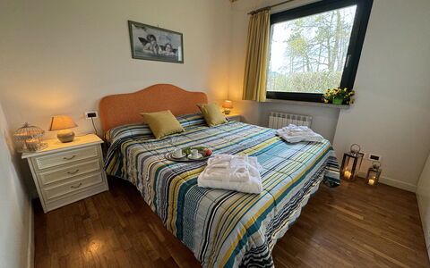 Green Hills 13: Mueble, Diseño De Interiores, Madera, Cama, Habitación, Habitación, Textil, Linos, Suelo, Encendiendo