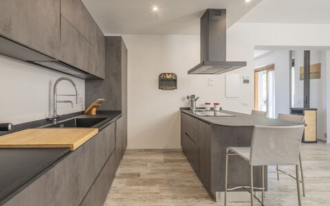 Villetta Cafaggio, Ac, Wifi, Panzano In Chianti: Mostrador, Piso, Cocina, Mueble, Diseño De Interiores, Gabinetes, Suelo, Madera, Aparato De Cocina, Techo