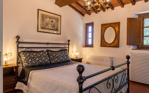 Tenuta i Mandorli, Pool, Wifi, Peccioli: Mueble, Cama, Habitación, Piso, Madera, Diseño De Interiores, Suelo, Lecho, Sábana, Techo