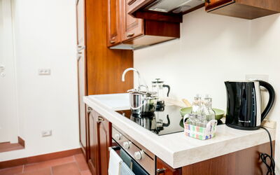 Appartamento Etruria: Aparato De Cocina, Cocina, Mostrador, Electrodoméstico, Gabinetes, Madera, Mueble, Diseño De Interiores, Piso, Pequeños Electrodomésticos