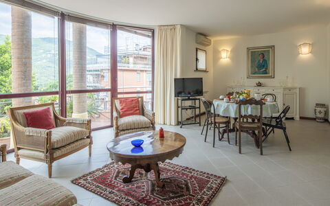 Bonaria Boutique House Ac, Wifi, Cinque Terre: Diseño De Interiores, Departamento, Mueble, Silla, Techo, Planta De Casa, Sala, Maceta, Manchas De Madera