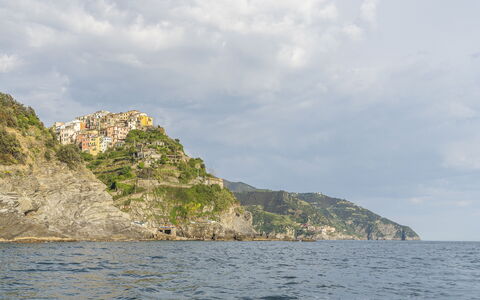 Bonaria Boutique House Ac, Wifi, Cinque Terre: Accidentes Geográficos Montañosas, Montaña, Klippe, Terreno, Costa, Costeras Y Los Accidentes Geográficos Oceánico, Mar, Promontorio, Promontorio