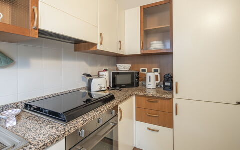 Bonaria Boutique House Ac, Wifi, Cinque Terre: Mostrador, Gabinetes, Diseño De Interiores, Cocina, Mueble, Aparato De Cocina, Piso, Electrodoméstico, Madera, Suelo