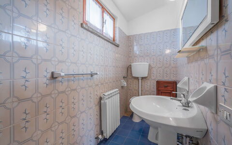 Il Campino, Pool, Montaione: Piso, Suelo, Arreglo De Tubería, Diseño De Interiores, Techo, Loseta, Habitación, Baño, Plomería, Lavabo