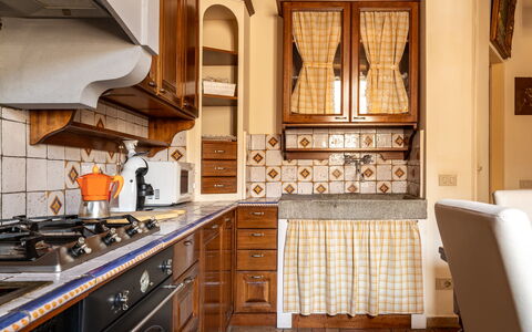 Portanuova Home, Colle Val D'elsa: Cocina, Diseño De Interiores, Gabinetes, Piso, Mostrador, Mueble, Madera, Suelo, Aparato De Cocina, Electrodoméstico