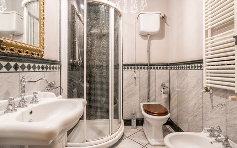 Portanuova Home, Colle Val D'elsa: Diseño De Interiores, Piso, Suelo, Arreglo De Tubería, Habitación, Baño, Asiento Del Baño, Baño, Plomería, Lavabo