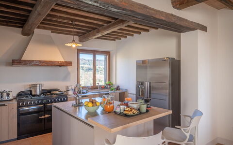 Casale Sunset: Mueble, Cocina, Diseño De Interiores, Piso, Mostrador, Madera, Techo, Aparato De Cocina, Casa, Gabinetes