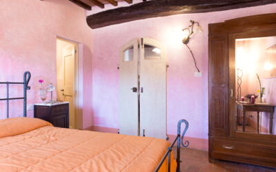 Lilla: Mueble, Diseño De Interiores, Pared, Piso, Habitación, Madera, Suelo, Cama, Techo, Habitación