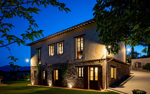 Casale Isidoro: Casa, Casa, Fachada, Arquitectura, Cabaña, El Terreno Del Lote, Inmuebles, Puerta, Casa De Campo, Jardín