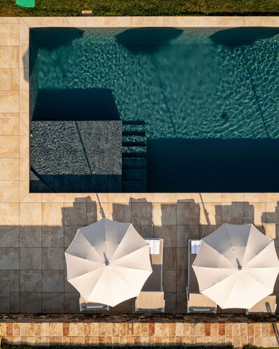 Casale Isidoro: Piscina, Material Compuesto, Mueble Para Exteriores, Sunlounger, Sombra, Fuente De Agua, Madera Dura, Losa, Loseta, Patio