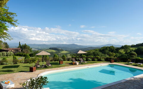Villa Anna: Colina, Piscina, Mueble Para Exteriores, Cordillera, Hill Station, Valle, Ocio, Paraguas, Eco Hotel, Cresta