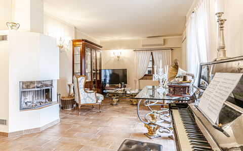 Villa Anna: Diseño De Interiores, Mueble, Piso, Suelo, Techo, Encendiendo, Habitación, Sala, Sofá, Silla