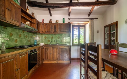 Casa La Cedrina, Pool, Lornano: Madera, Mueble, Diseño De Interiores, Habitación, Techo, Cocina, Manchas De Madera, Gabinetes, Madera Dura, Cocina Y Comedor Mesa