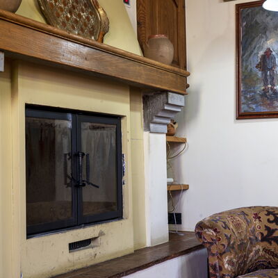 Country Historical House Lucca: Madera, Diseño De Interiores, Piso, Mueble, Suelo, Habitación, Marco, Sala, Hogar, Manchas De Madera