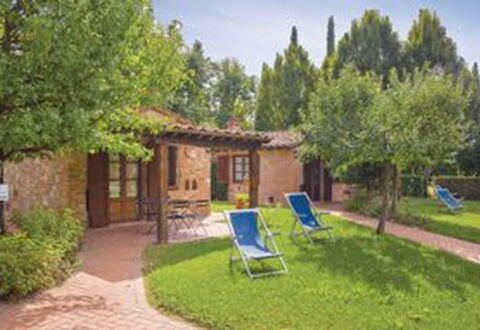 Oasi Della Pergola: Arbusto, Jardín, Recurso, Barrio Residencial, Inmuebles, Mueble Para Exteriores, Patio Interior, Césped, Piscina