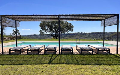 Villa Sassinoro: Piscina, Sombra, Estructura Al Aire Libre, Paisajismo, Pérgola, Recurso, Pabellón, Eco Hotel, Mueble Para Exteriores