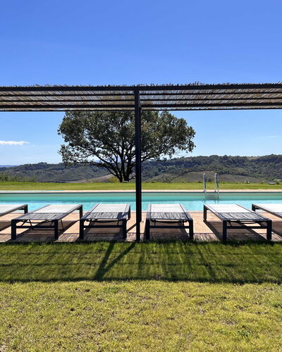 Villa Sassinoro: Piscina, Sombra, Estructura Al Aire Libre, Paisajismo, Pérgola, Recurso, Pabellón, Eco Hotel, Mueble Para Exteriores