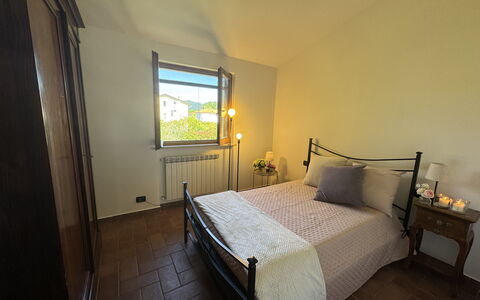 Dependance Egle: Cama, Mueble, Habitación, Diseño De Interiores, Madera, Piso, Sábana, Lecho, Suelo, Habitación