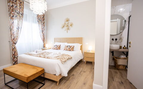 Casa Coccinella: Mueble, Diseño De Interiores, Cama, Habitación, Suelo, Madera, Sábana, Habitación, Piso, Linos