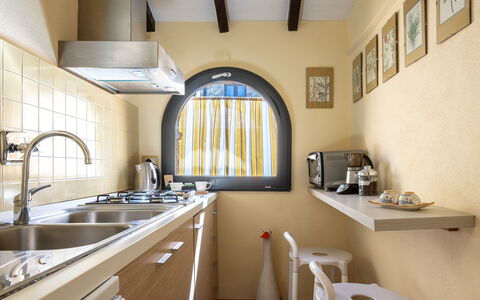 Maria Gabriella Holiday Home In Monticchiello: Diseño De Interiores, Cocina, Mostrador, Aparato De Cocina, Electrodoméstico, Casa, Suelo, Habitación, Techo, Electrodoméstico