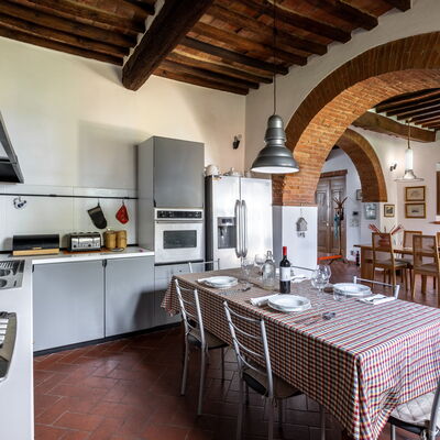 Maria Gabriella Holiday Home In Monticchiello: Mueble, Pared, Diseño De Interiores, Piso, Techo, Cocina, Casa, Silla, Habitación, Suelo