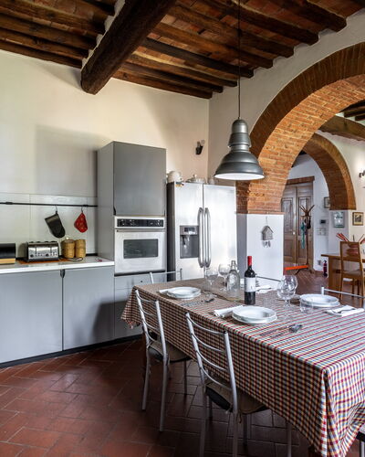 Maria Gabriella Holiday Home In Monticchiello: Mueble, Pared, Diseño De Interiores, Piso, Techo, Cocina, Casa, Silla, Habitación, Suelo