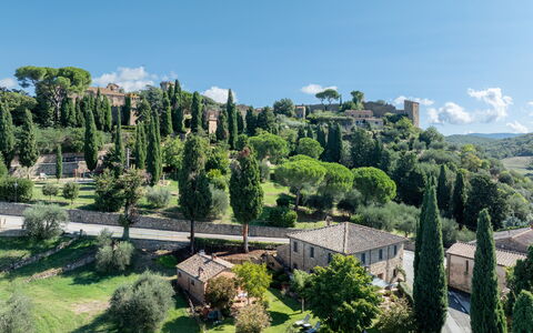 Maria Gabriella Home & Cottage: Árbol, Vegetación, Arbusto, Paisaje, El Terreno Del Lote, Área Rural, Inmuebles, Paisajismo, Pueblo