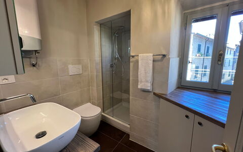 Guelfa 60: Baño, Arreglo De Tubería, Piso, Suelo, Diseño De Interiores, Plomería, Lavabo, Grifo, Lavabo Del Baño, Habitación