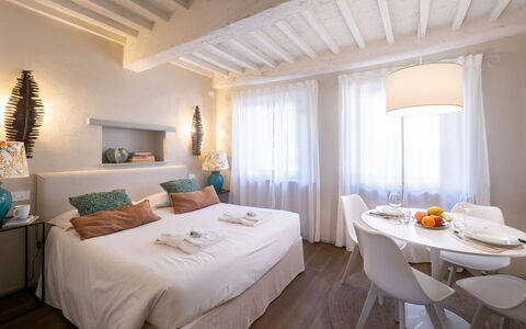 Guelfa 60: Diseño De Interiores, Mueble, Pared, Cama, Habitación, Suelo, Piso, Habitación, Sábana, Techo