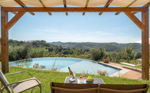 Villa Costa al Bagno: Colina, Mueble Para Exteriores, Sombra, Cordillera, Eco Hotel, Jardín, Valle, Cresta, Paisajismo, Piscina