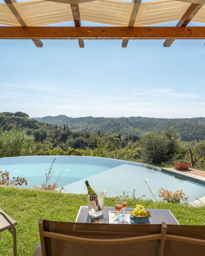 Villa Costa al Bagno: Colina, Mueble Para Exteriores, Sombra, Cordillera, Eco Hotel, Jardín, Valle, Cresta, Paisajismo, Piscina