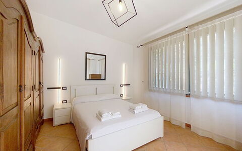 Your Tuscan Retreat: Diseño De Interiores, Techo, Piso, Suelo, Cama, Mueble, Casa, Habitación, Departamento, Encendiendo