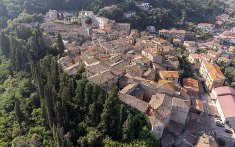 Torre di Serre: Barrio, Barrio Residencial, Vista Panorámica, Pueblo, Suburbio, Fotografía Aérea, Urbano