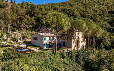 Villa Chiovada: Accidentes Geográficos Montañosas, Montaña, Colina, Casa, Tierras Altas, Área Rural, Hill Station, Casa, Paisaje, Cordillera